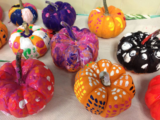 Yayoi-Kusama-inspired-pumpkins-from-YAA-2012